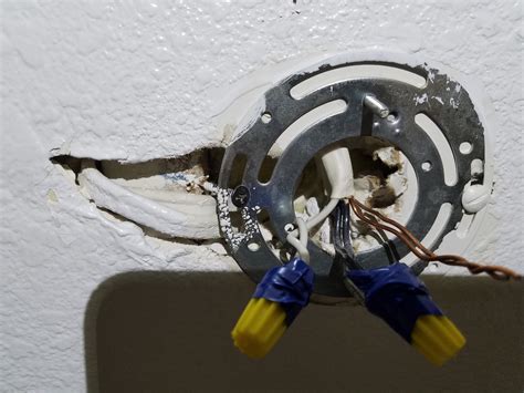 does every light fixture need a junction box|no junction box on light fixtures.